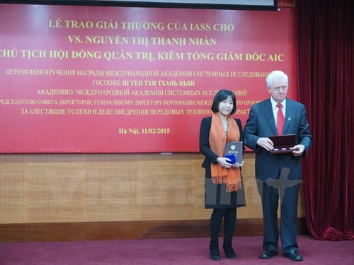 First female Vietnamese scientist receives IASS award and Vernadsky medal - ảnh 1
